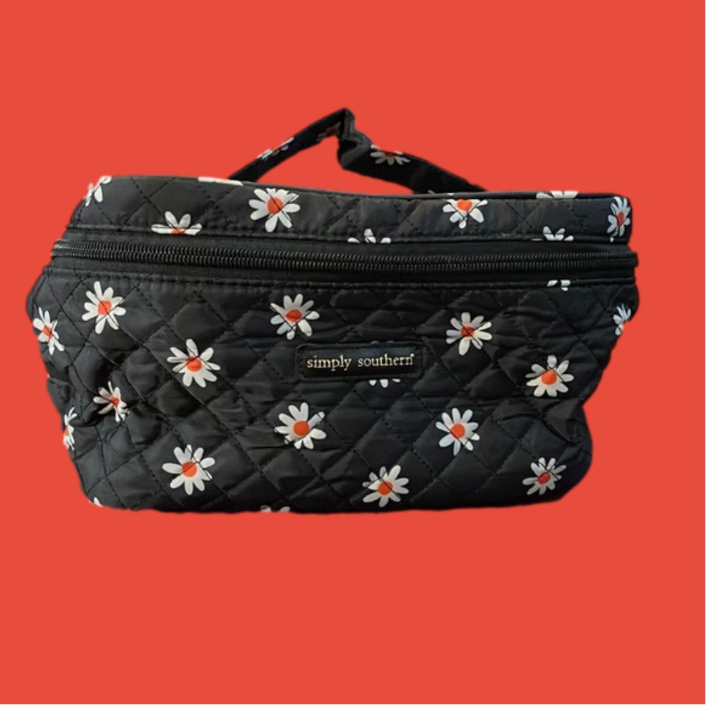 NWT Simply Southern daisy accessory bag